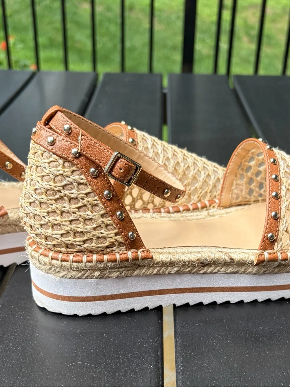 Jennifer Lopez comfortable woven